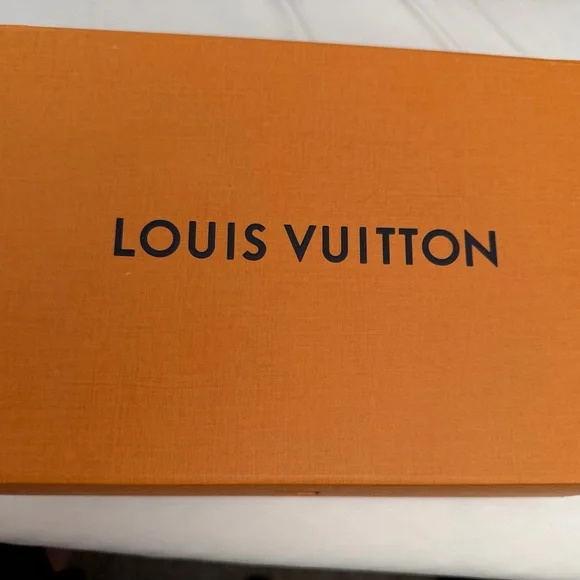 Louis Vuitton Tan and White Tag - Picture 4 of 11